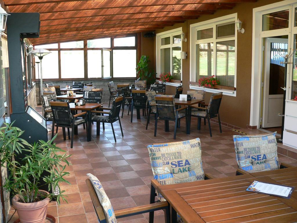 Hotel-Restaurant U Švábků Tachov  Exterior foto